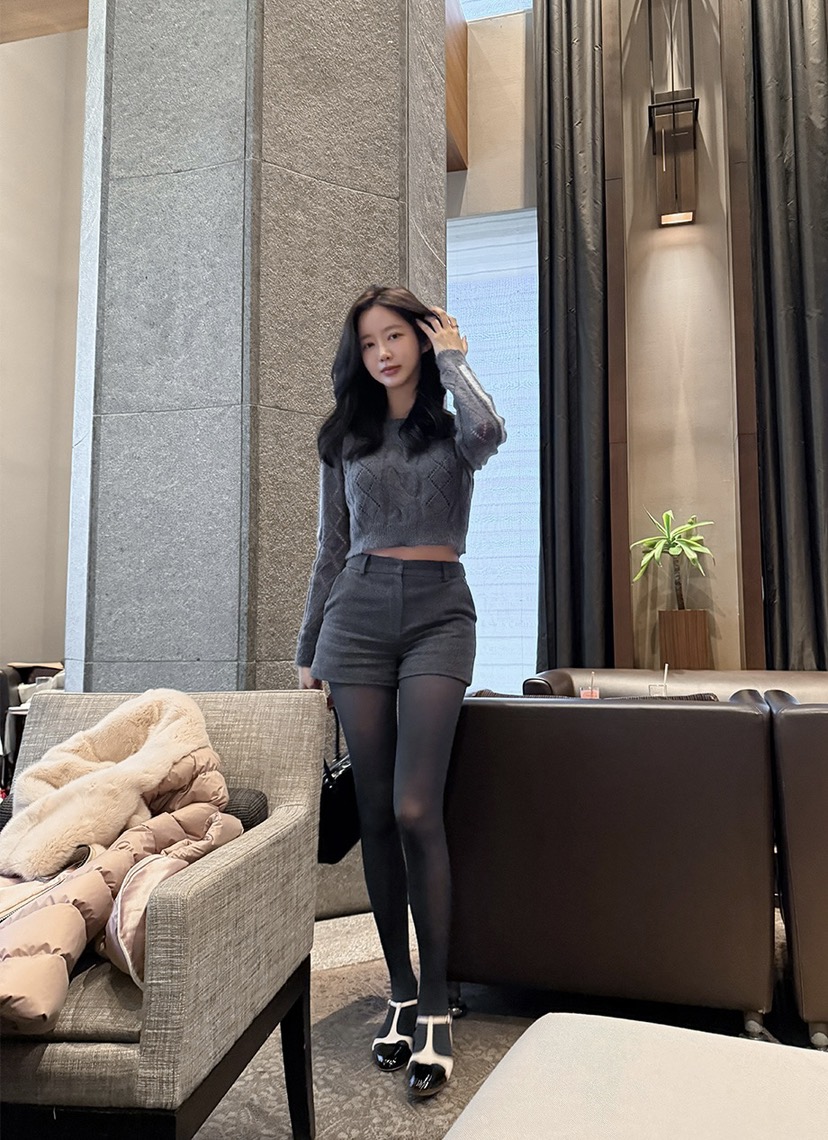 AVECNOUS東大門㊣實拍女士新款休閑時尚熱賣推薦25秋冬短褲羊毛AVECNOUS短褲圖色2