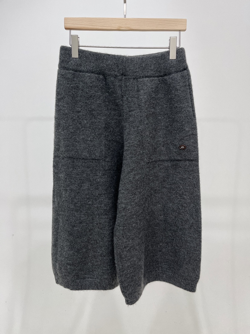 AURA韓國代購㊣女裝新品25秋冬真品休閑時尚職業推薦人氣短褲Au ra短褲圖色2