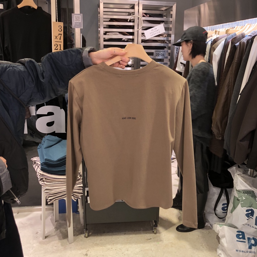 BANY ANCO韓國代購㊣女裝新品人氣推薦熱賣時尚長袖T恤開衩BANY ANCO長袖T恤