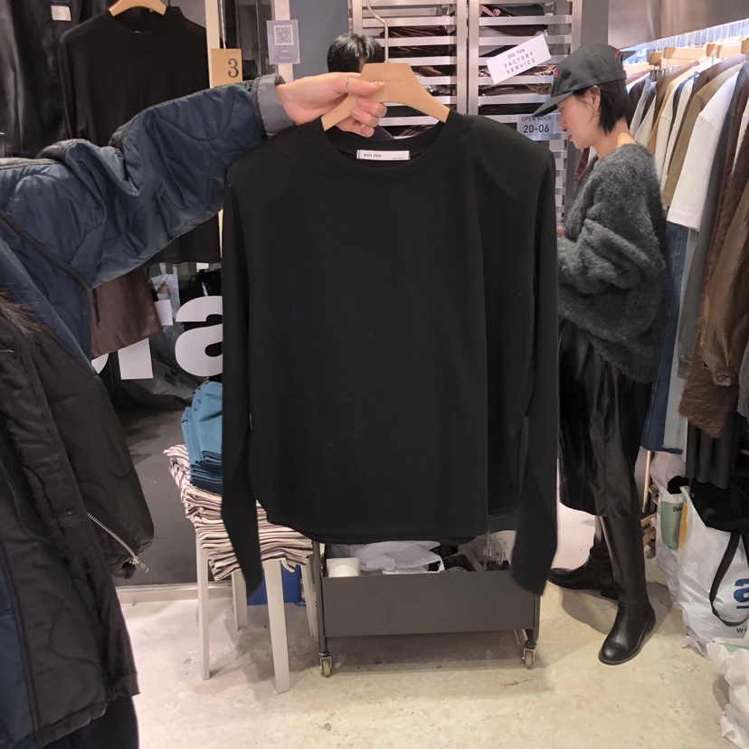 BANY ANCO韓國代購㊣女裝新品人氣推薦熱賣時尚長袖T恤開衩BANY ANCO長袖T恤圖色2