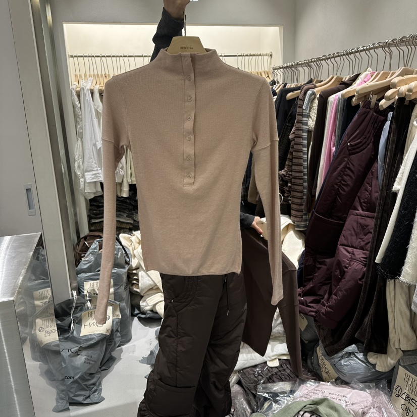 BERTHA韓國代購㊣女士新品真品休閑職業熱賣人氣針織衫紐扣BERTHA針織衫