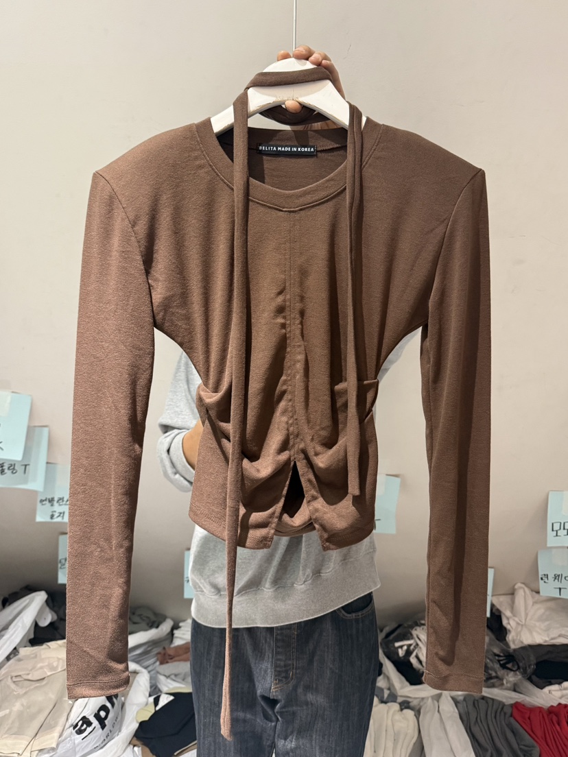 BELITA-L東大門㊣代購女裝新款25秋冬熱賣長袖T恤含脖帶圍巾BELITA-L長袖T恤圖色2