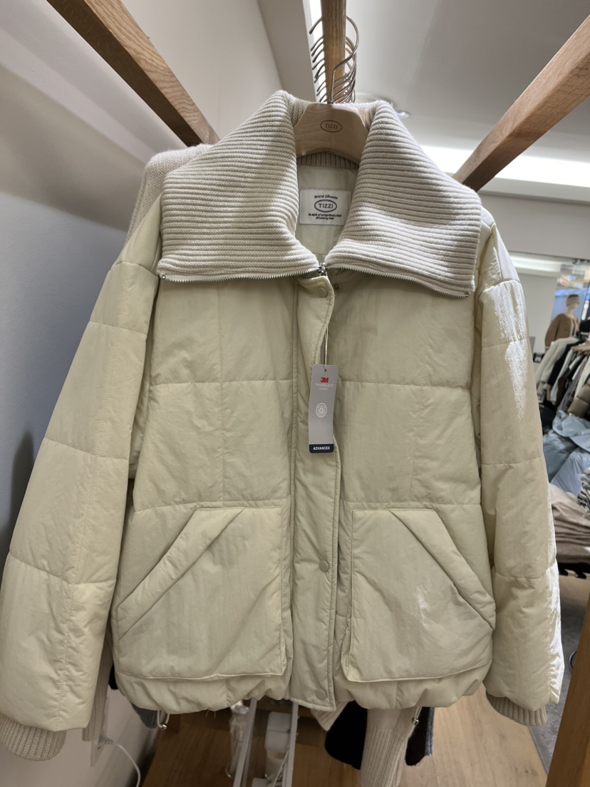 TIZZI韓國直郵㊣女裝新品時尚熱賣真品人氣休閑職業短款棉服TIZZI短款棉服圖色2