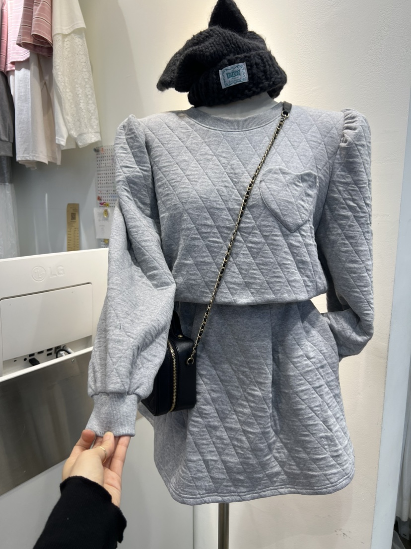 BLUE BANANA東大門㊣直郵女士新款25秋冬推薦時尚熱賣衛衣BLUE BANANA衛衣