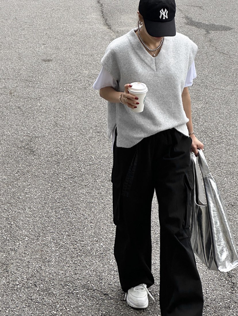 EVERCOMMERCE METICULOUSLY DESIGNED韓國代購㊣女士新款熱賣吊帶背心EVERCOMMERCE吊帶/背心