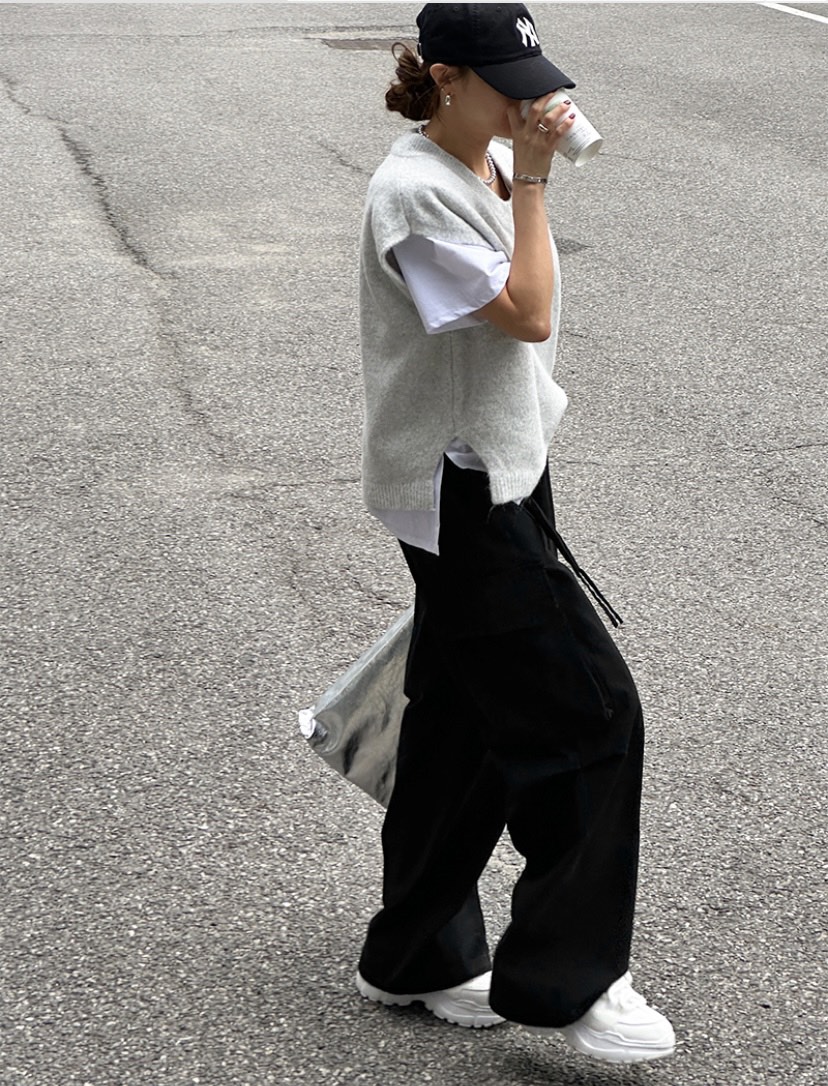 EVERCOMMERCE METICULOUSLY DESIGNED韓國代購㊣女士新款熱賣吊帶背心EVERCOMMERCE吊帶/背心