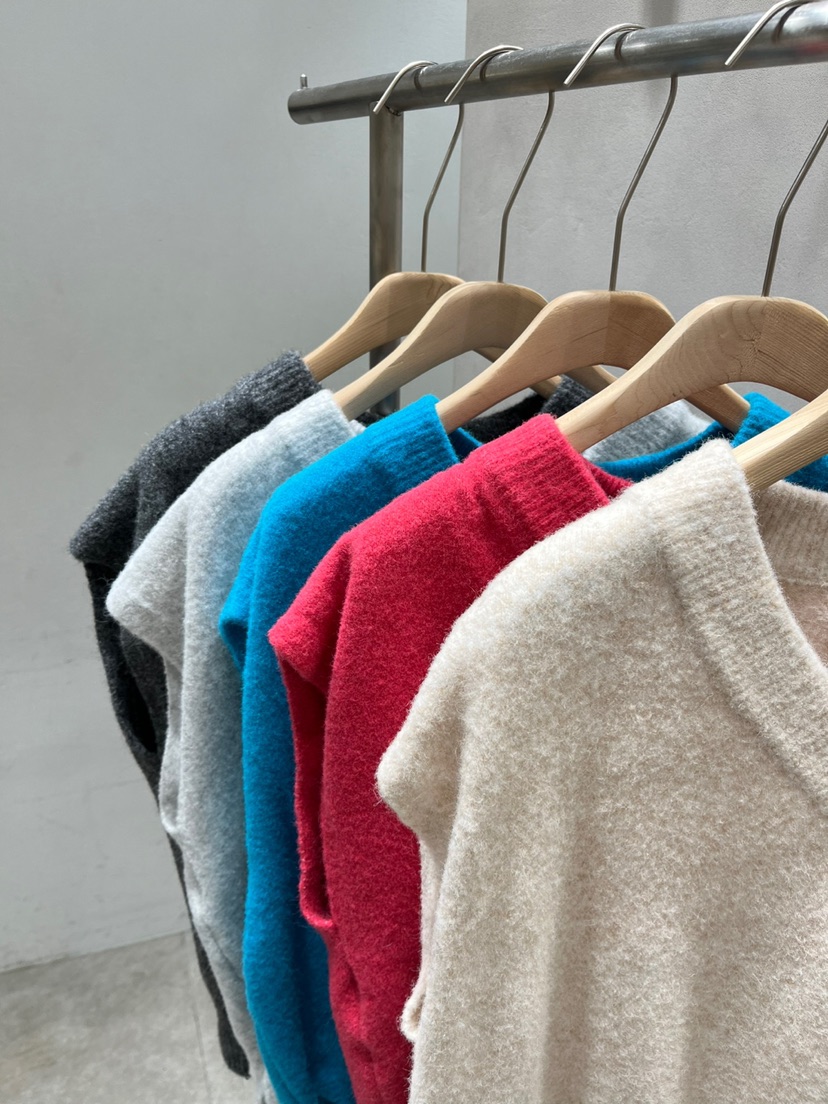 EVERCOMMERCE METICULOUSLY DESIGNED韓國代購㊣女士新款熱賣吊帶背心EVERCOMMERCE吊帶/背心