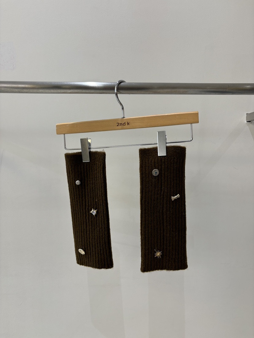 2ND K東大門㊣直郵女裝新品熱賣人氣職業25秋冬時尚真品手套2ND K手套圖色2棕色