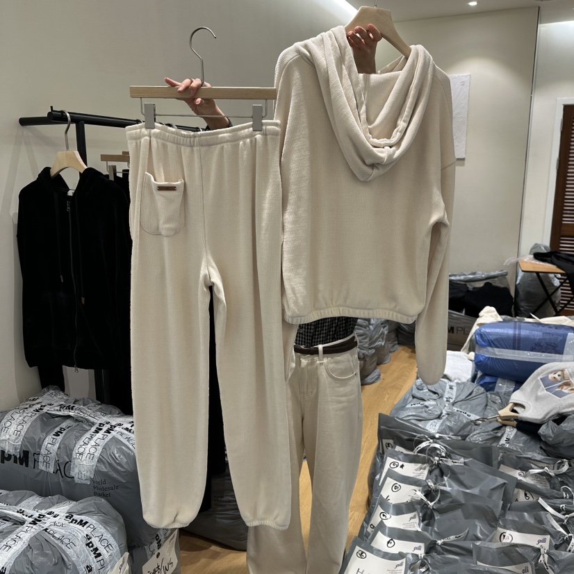 GILLI東大門㊣代購女士新款真品休閑熱賣推薦人氣套裝天鵝絨GILLI套裝