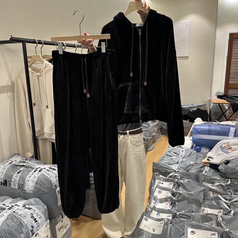 GILLI東大門㊣代購女士新款真品休閑熱賣推薦人氣套裝天鵝絨GILLI套裝圖色2