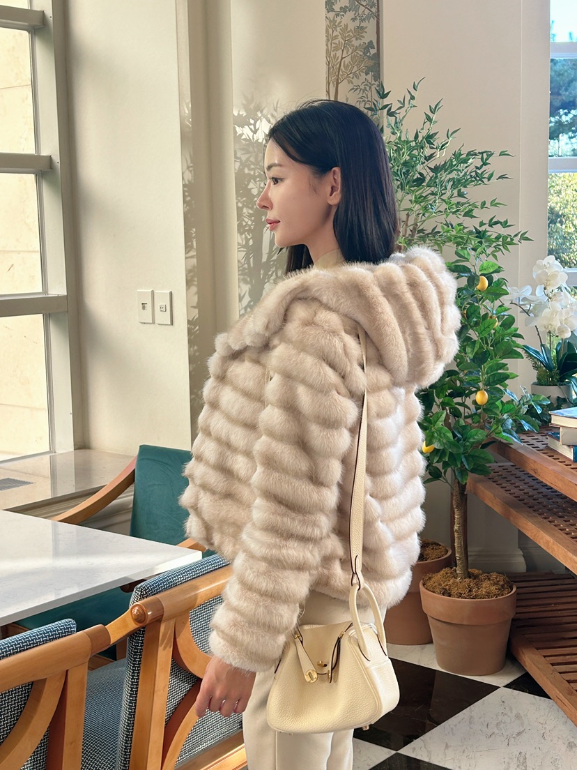 LAVIEU東大門㊣代購女裝新款時尚職業真品25秋冬短款大衣毛絨LAVIEU短款大衣