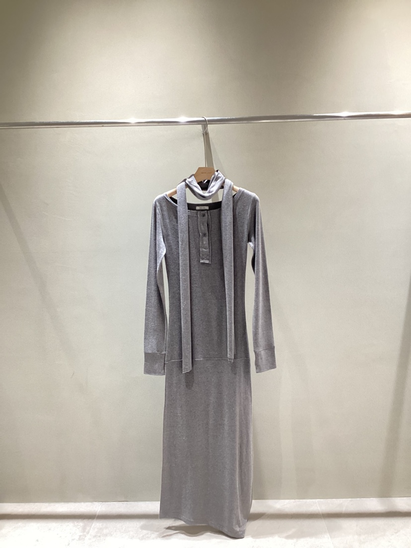 NEAR LEAP-P韓國直郵㊣女士新品人氣推薦25秋冬連衣裙含脖帶NEAR LEAP連衣裙圖色2