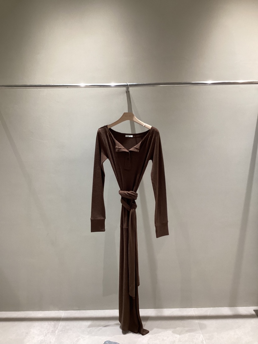 NEAR LEAP-P韓國直郵㊣女士新品人氣推薦25秋冬連衣裙含脖帶NEAR LEAP連衣裙圖色3