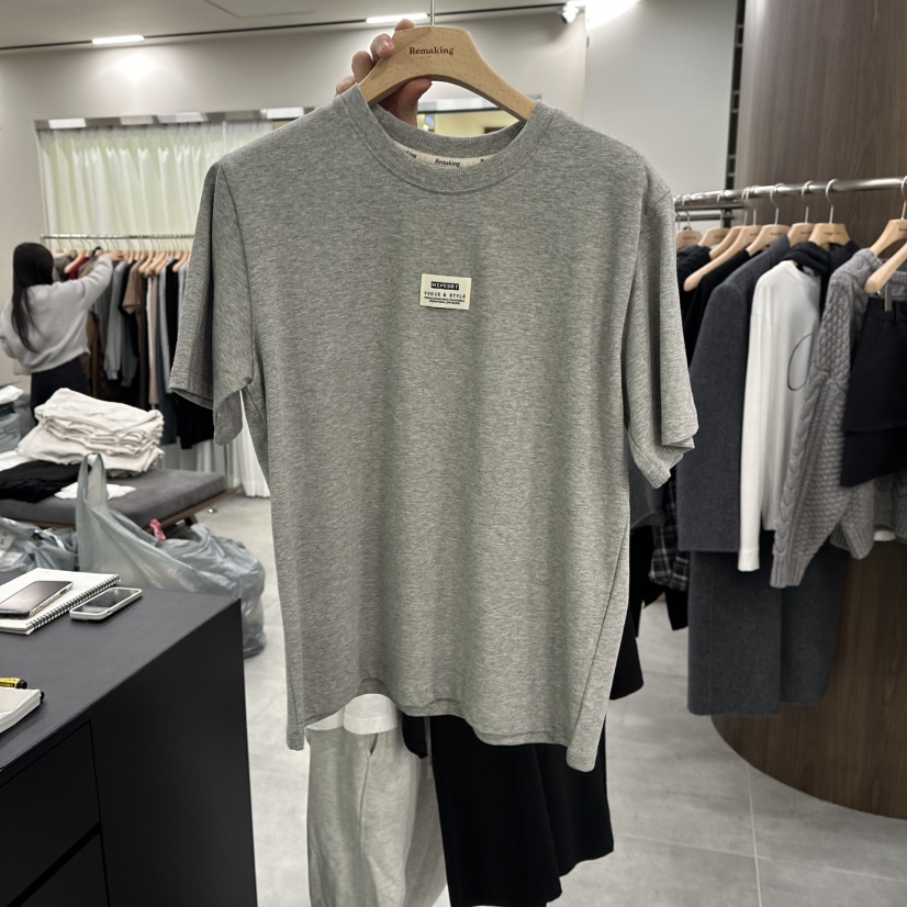 URBANSTORY/REMAKING韓國代購㊣女裝新款25秋冬熱賣時尚T恤Remaking/URBANSTORYT恤圖色2