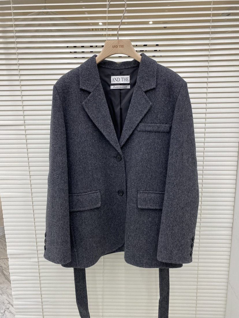 AND THE東大門㊣代購女士新品職業真品短款大衣含腰帶羊毛AND THE短款大衣圖色2