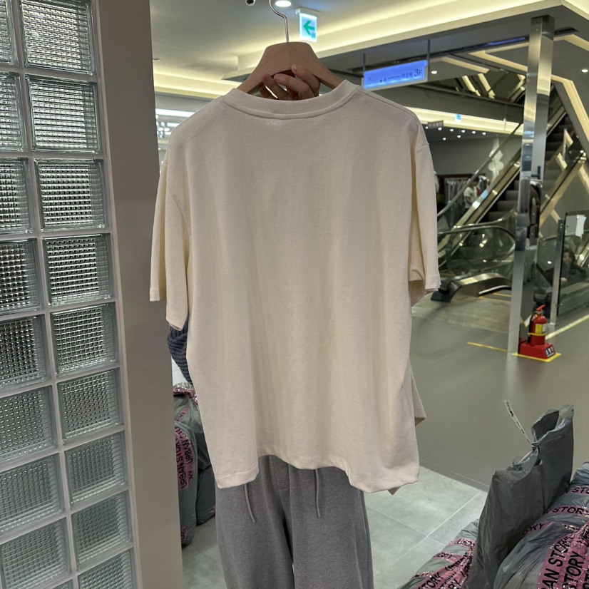 URBANSTORY/REMAKING東大門㊣代購女裝新品真品人氣25秋冬T恤Remaking/URBANSTORYT恤