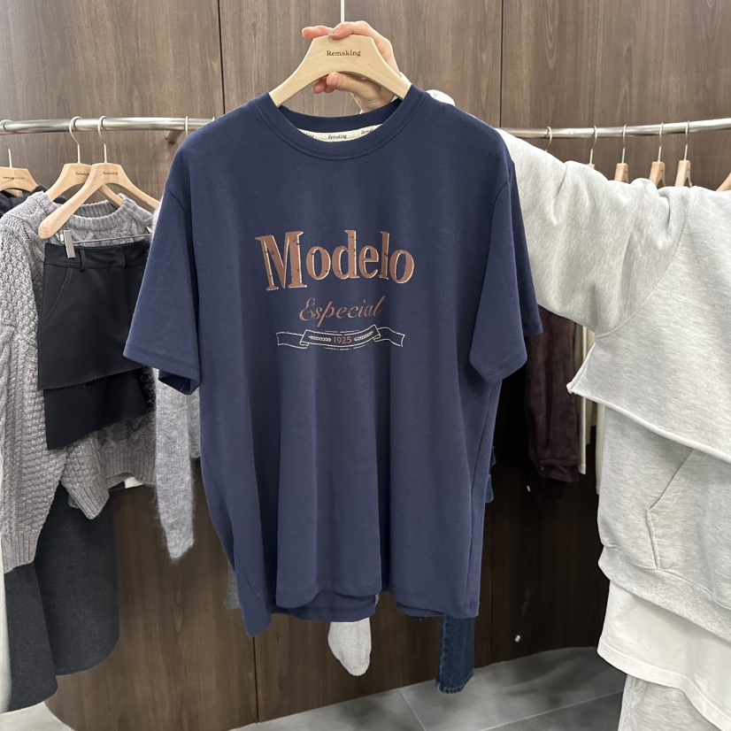 URBANSTORY/REMAKING東大門㊣代購女裝新品真品人氣25秋冬T恤Remaking/URBANSTORYT恤圖色2