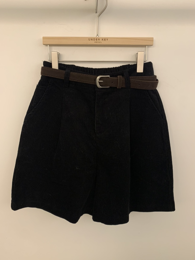 UNDER KEY東大門㊣實拍女裝新款推薦25秋冬短褲含腰帶燈芯絨UNDER KEY短褲圖色1黑色