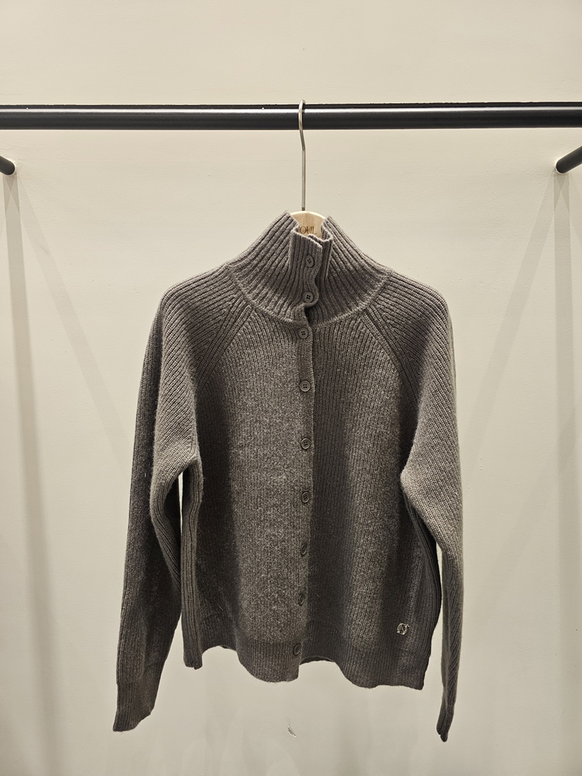 NEOUL東大門㊣實拍女裝新款人氣時尚推薦職業針織衫高領紐扣NEOUL/ahin雙領標簽針織衫圖色2