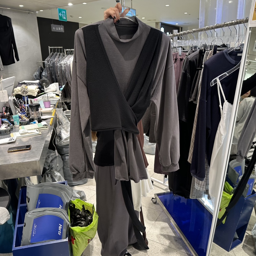 HERTZ-P東大門㊣直郵女裝新品真品熱賣推薦長袖T恤假兩件雙層HERTZ-P長袖T恤圖色2