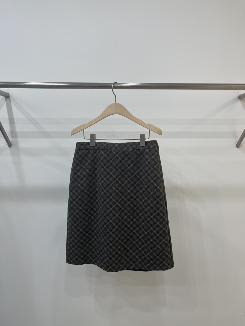 FIFTY東大門㊣代購女士新款25秋冬真品休閑推薦熱賣時尚短裙FIFTY短裙圖色2