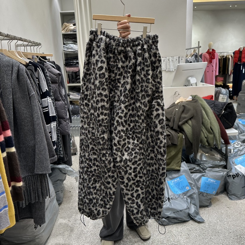 LIVE AID-P東大門㊣代購女裝新款真品25秋冬推薦休閑褲豹紋LIVE AID-P休閑褲