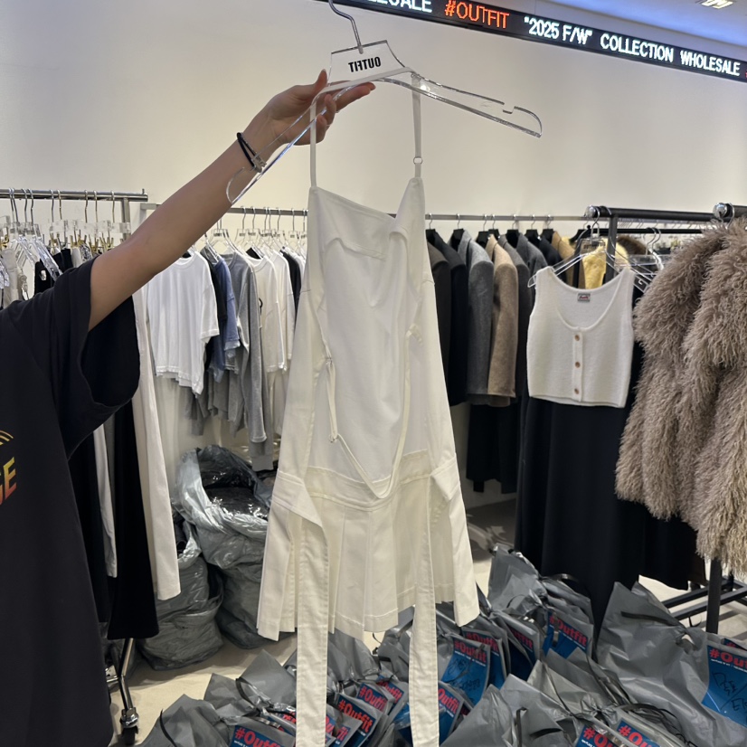 OUTFIT韓國代購㊣女裝新款推薦人氣真品25秋冬熱賣吊帶背心OUTFIT吊帶/背心