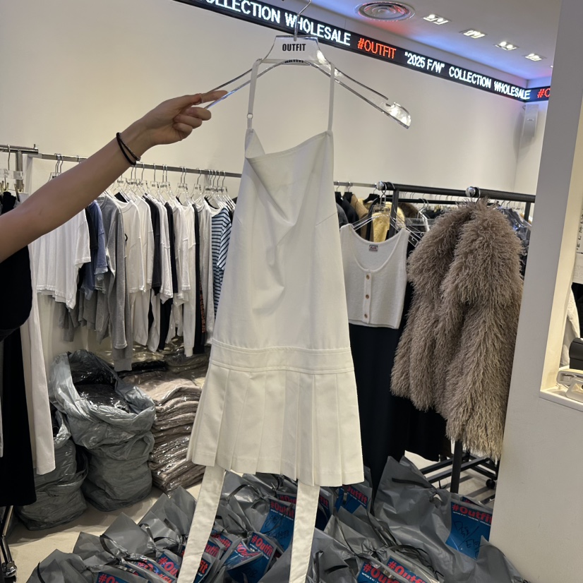 OUTFIT韓國代購㊣女裝新款推薦人氣真品25秋冬熱賣吊帶背心OUTFIT吊帶/背心