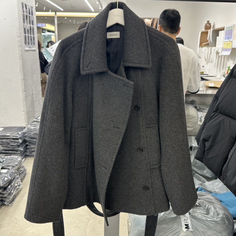 HELVETICA韓國代購㊣女裝新品真品人氣短款大衣含腰帶羊毛系帶HELVETICA短款大衣