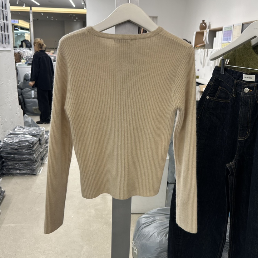 HELVETICA東大門㊣直郵女士新款時尚職業針織衫不含圍巾羅紋HELVETICA針織衫