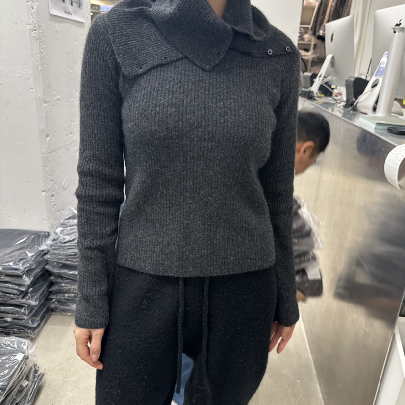 HELVETICA東大門㊣直郵女士新款時尚職業針織衫不含圍巾羅紋HELVETICA針織衫圖色2