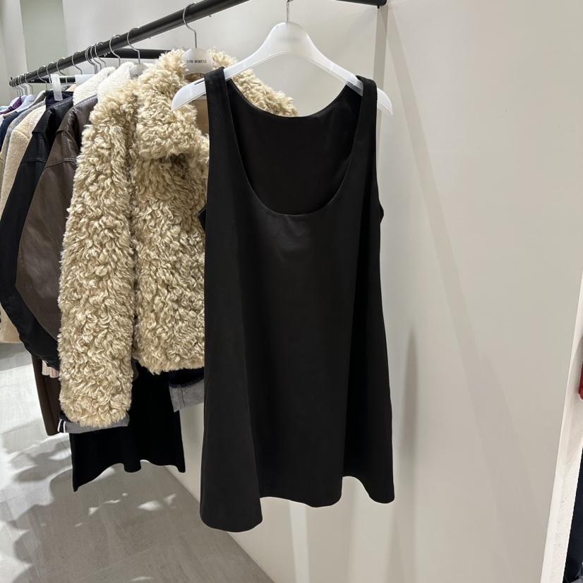 LOW MOMENT東大門㊣直郵女裝新品推薦25秋冬熱賣休閑連衣裙LOW MOMENT連衣裙