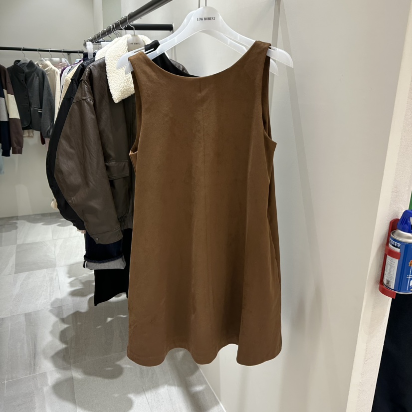 LOW MOMENT東大門㊣直郵女裝新品推薦25秋冬熱賣休閑連衣裙LOW MOMENT連衣裙