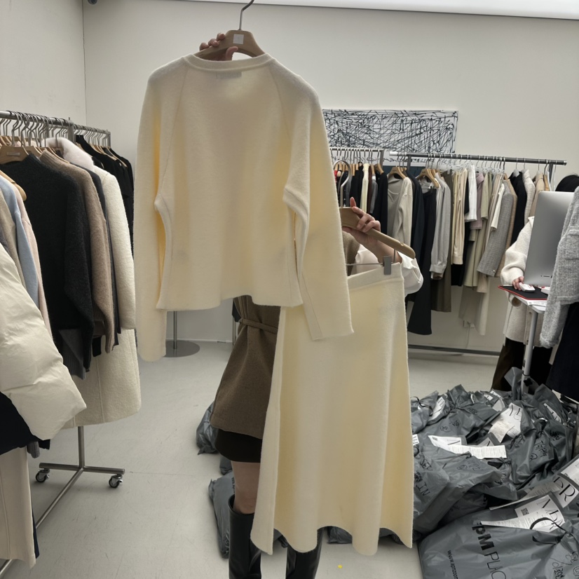 MER東大門㊣直郵女士新款25秋冬熱賣職業時尚套裝兩件套喇叭MER/ANGELO BIANCO套裝