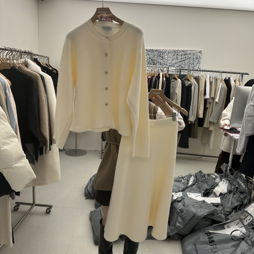 MER東大門㊣直郵女士新款25秋冬熱賣職業時尚套裝兩件套喇叭MER/ANGELO BIANCO套裝