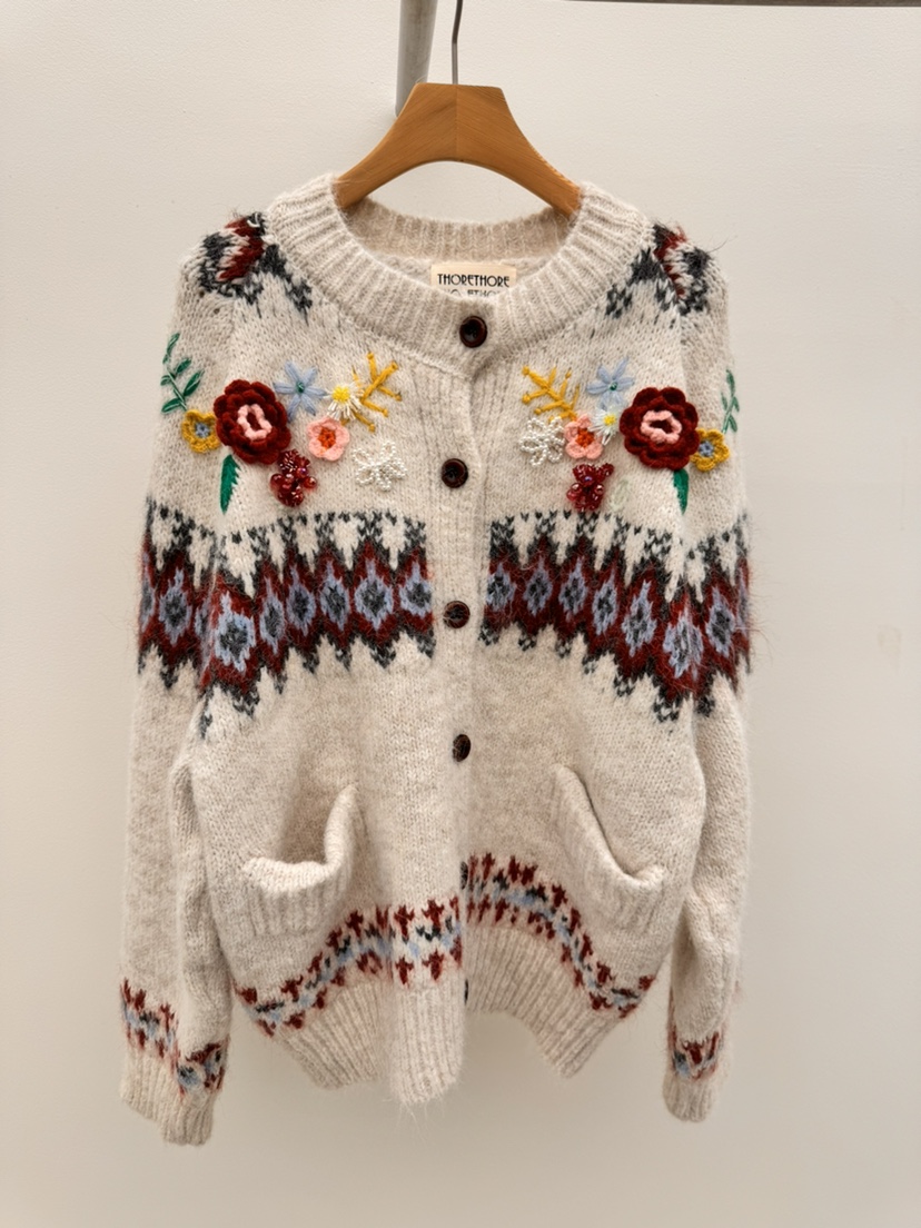 THORE東大門㊣直郵女士新品真品休閑推薦人氣25秋冬毛衣貼花THORE毛衣