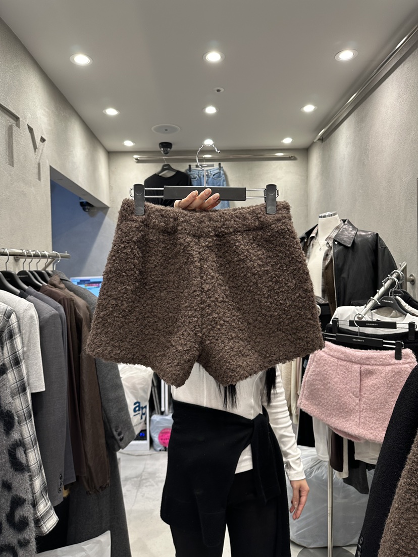 CELEBRITY-A東大門㊣直郵女裝新品職業熱賣人氣推薦真品短褲CELEBRITY-A短褲