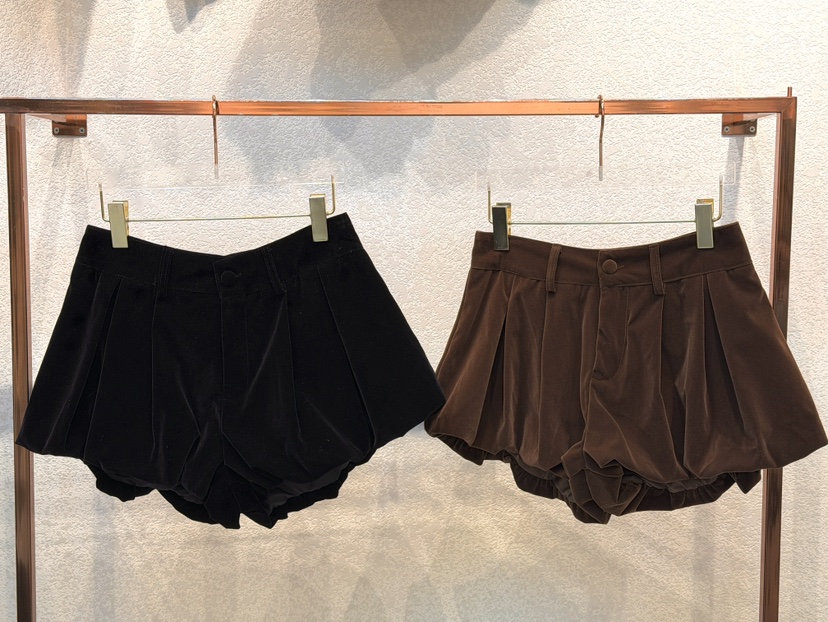 SYMBOL韓國代購㊣女裝新款時尚推薦熱賣職業真品短褲天鵝絨SYMBOL短褲