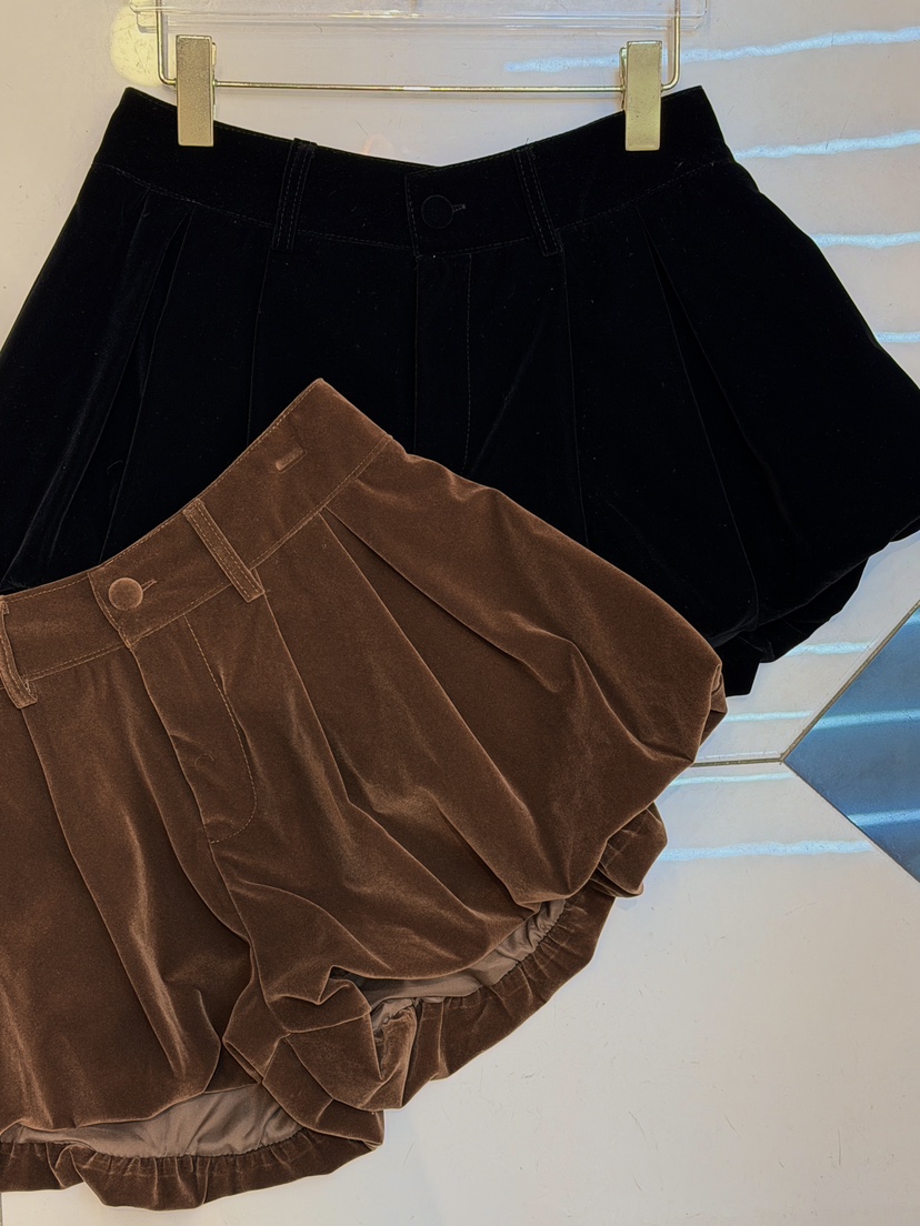 SYMBOL韓國代購㊣女裝新款時尚推薦熱賣職業真品短褲天鵝絨SYMBOL短褲