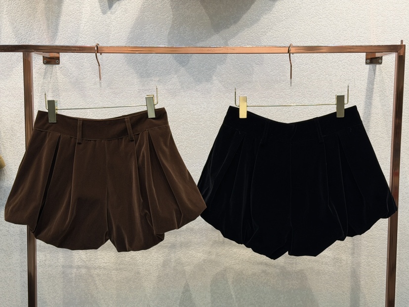 SYMBOL韓國代購㊣女裝新款時尚推薦熱賣職業真品短褲天鵝絨SYMBOL短褲