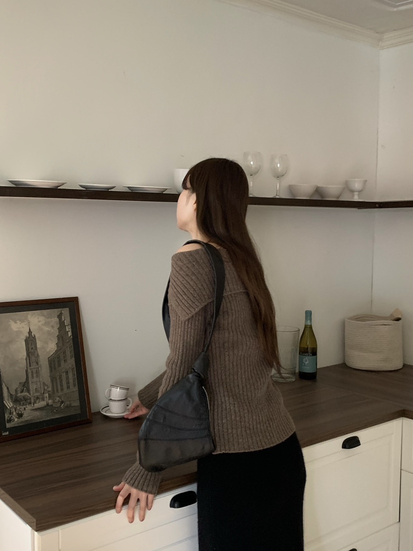 LEGACY韓國直郵㊣女士新款職業推薦休閑熱賣人氣針織衫露肩LEGACY針織衫