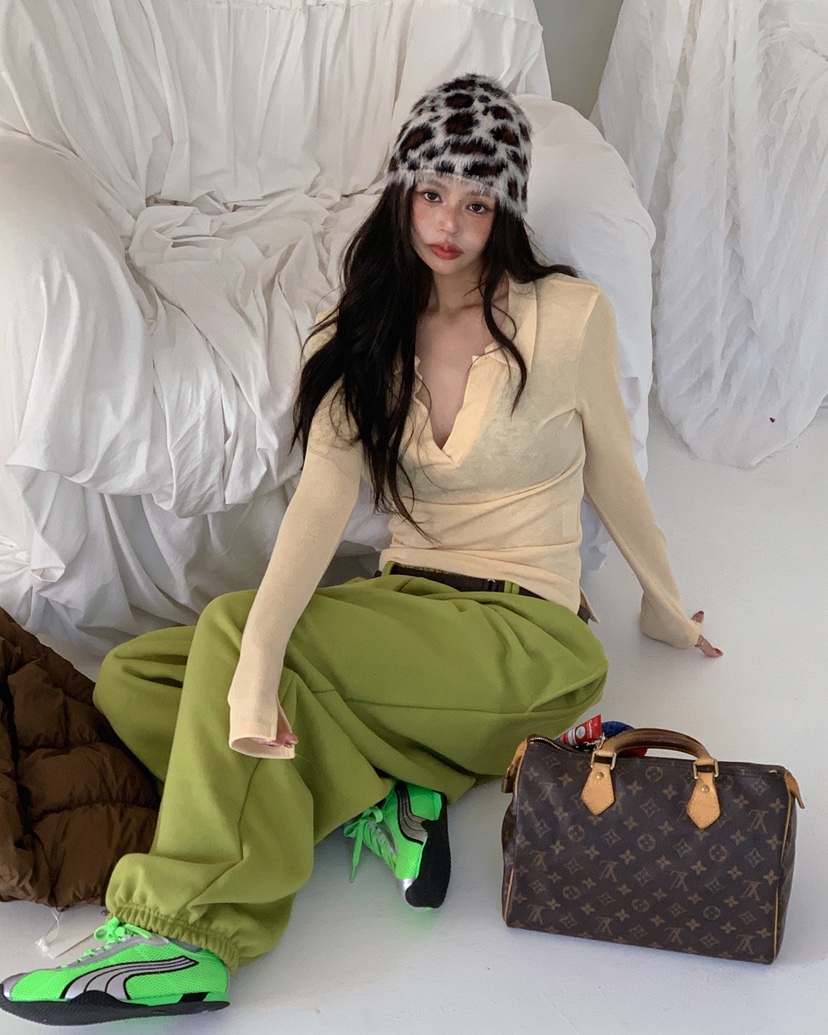 LIVE AID-P韓國直郵㊣女裝新款熱賣真品人氣推薦時尚長袖T恤LIVE AID-P長袖T恤