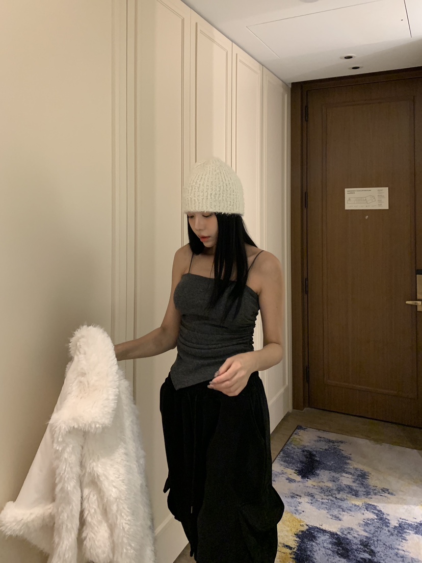 BADCALM東大門㊣實拍女士新品25秋冬職業時尚吊帶背心羊毛絨BADCALM吊帶/背心