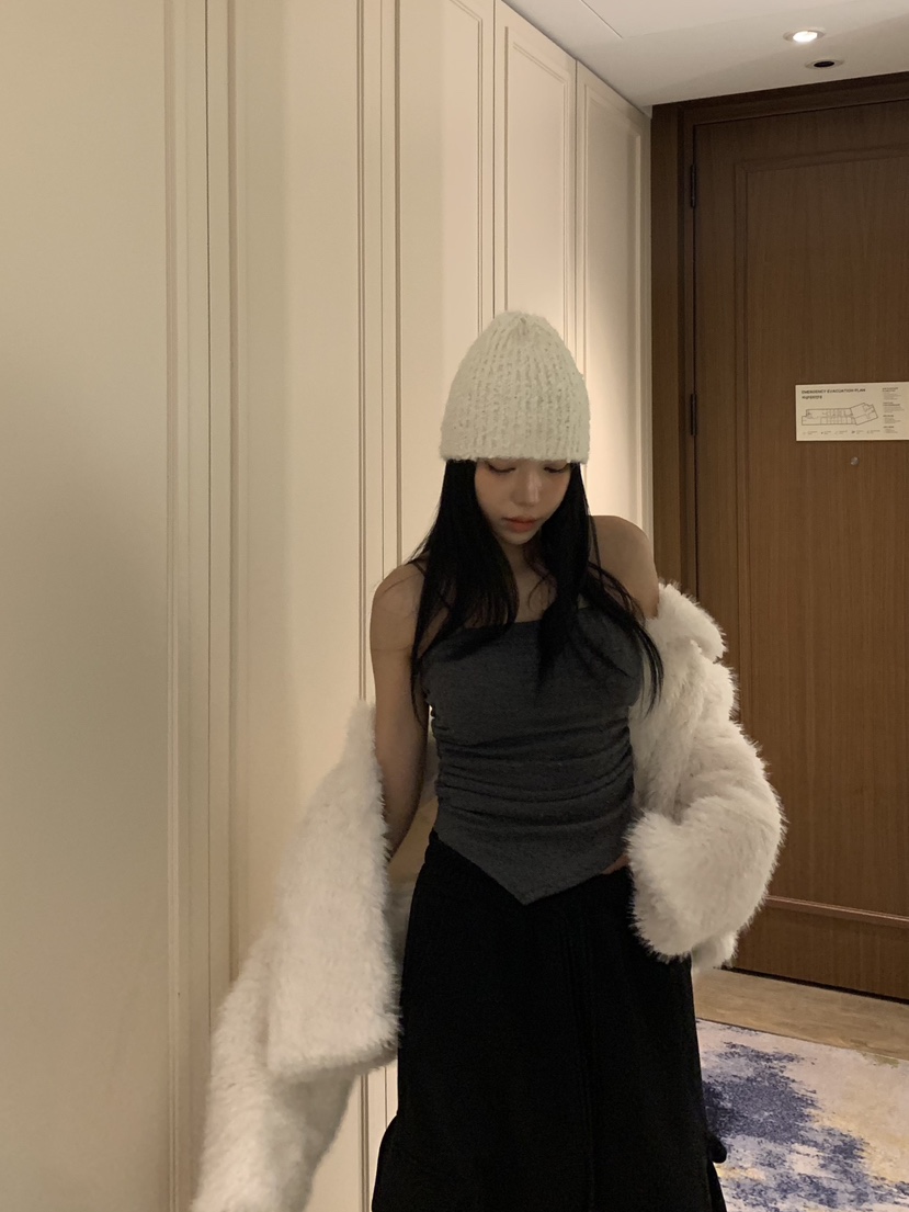 BADCALM東大門㊣實拍女士新品25秋冬職業時尚吊帶背心羊毛絨BADCALM吊帶/背心