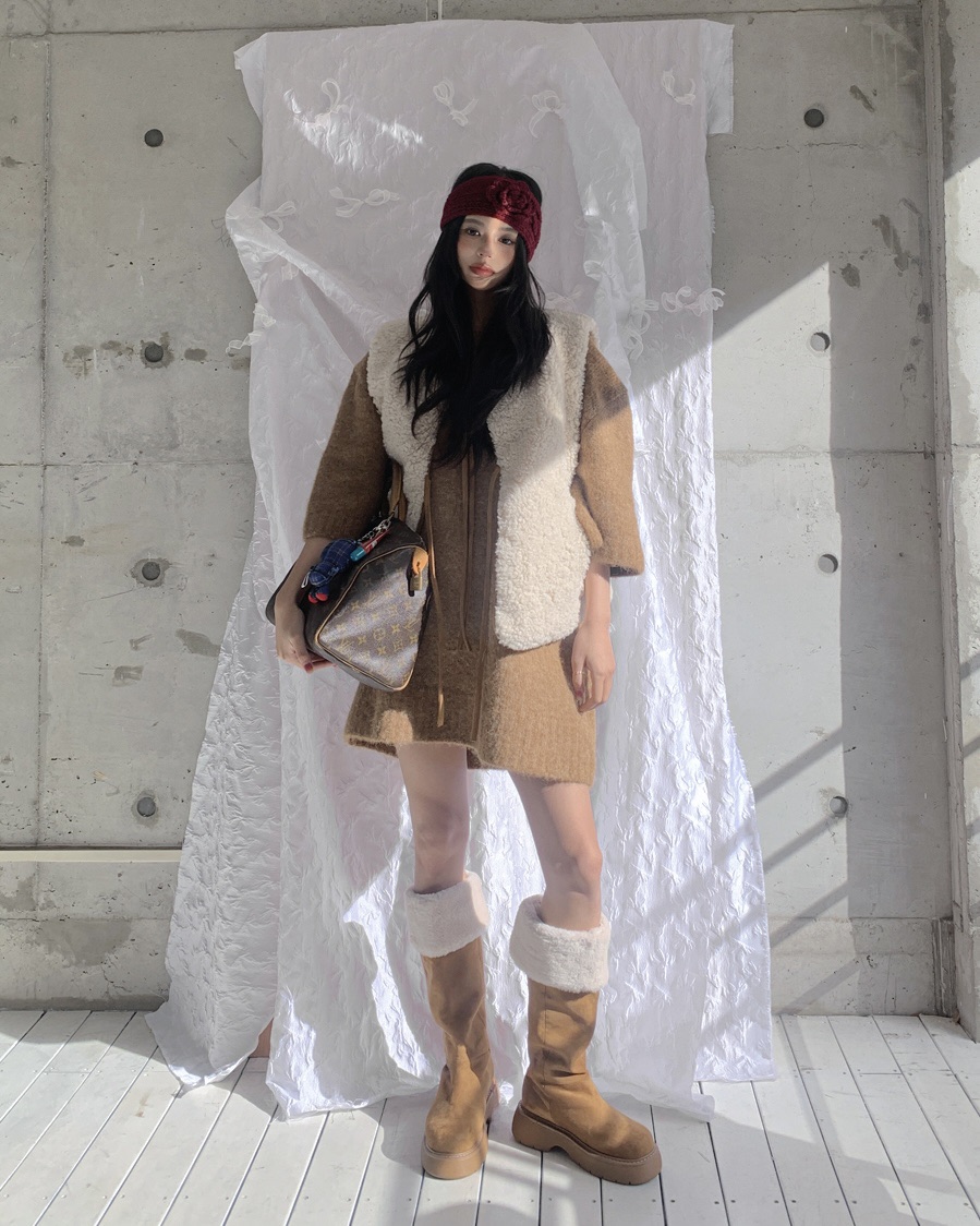 LIVE AID-P東大門㊣代購女裝新品25秋冬時尚針織衫含脖帶LIVE AID-P針織衫