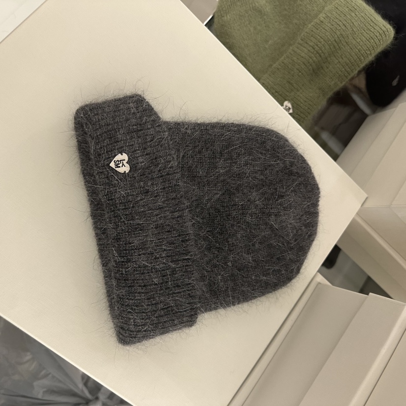 LOVE YOU SO MUCH/MORE THAN YESTERDAY東大門㊣直郵女裝新款時尚帽子安哥拉LYSM/MORE THAN YESTERDAY帽子圖色2墨色