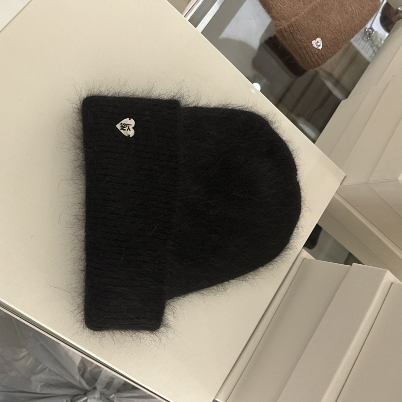 LOVE YOU SO MUCH/MORE THAN YESTERDAY東大門㊣直郵女裝新款時尚帽子安哥拉LYSM/MORE THAN YESTERDAY帽子圖色4黑色