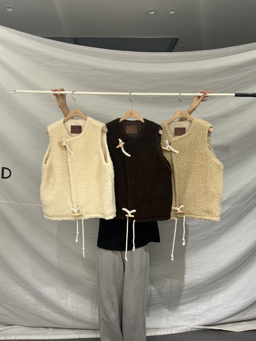 ME MO東大門㊣實拍女裝新品推薦真品時尚職業熱賣休閑馬甲ME MO馬甲