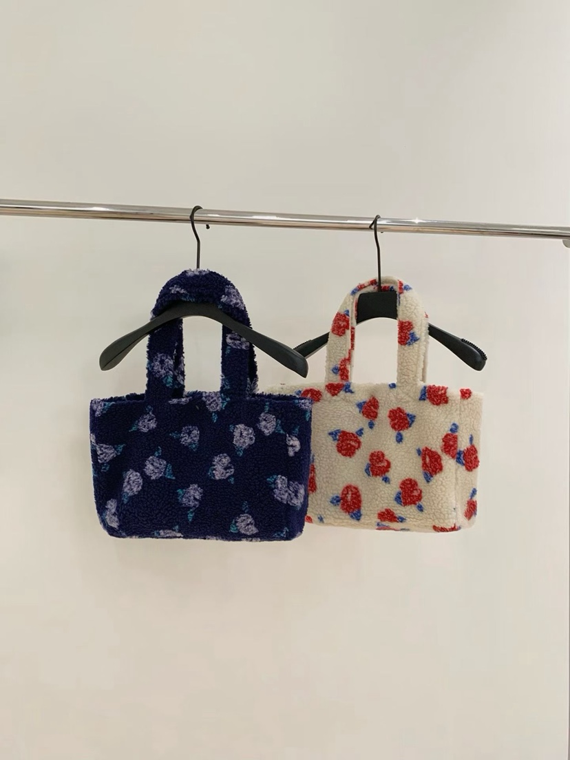 SYMBOL韓國代購㊣女裝新品真品人氣職業熱賣手拿包腋下包羊毛SYMBOL手拿包/腋下包