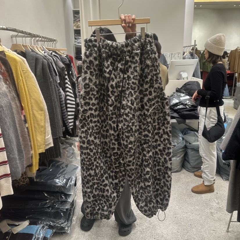 FORM東大門㊣實拍女士新品推薦熱賣真品職業25秋冬休閑褲豹紋FORM休閑褲圖色1